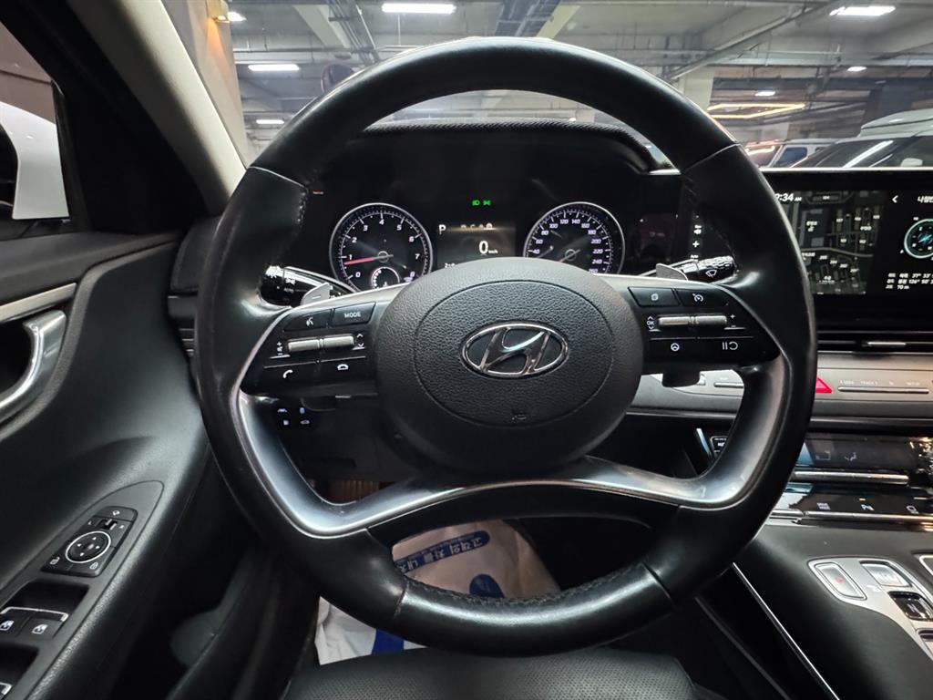 HYUNDAI Grandeur - Vista 12