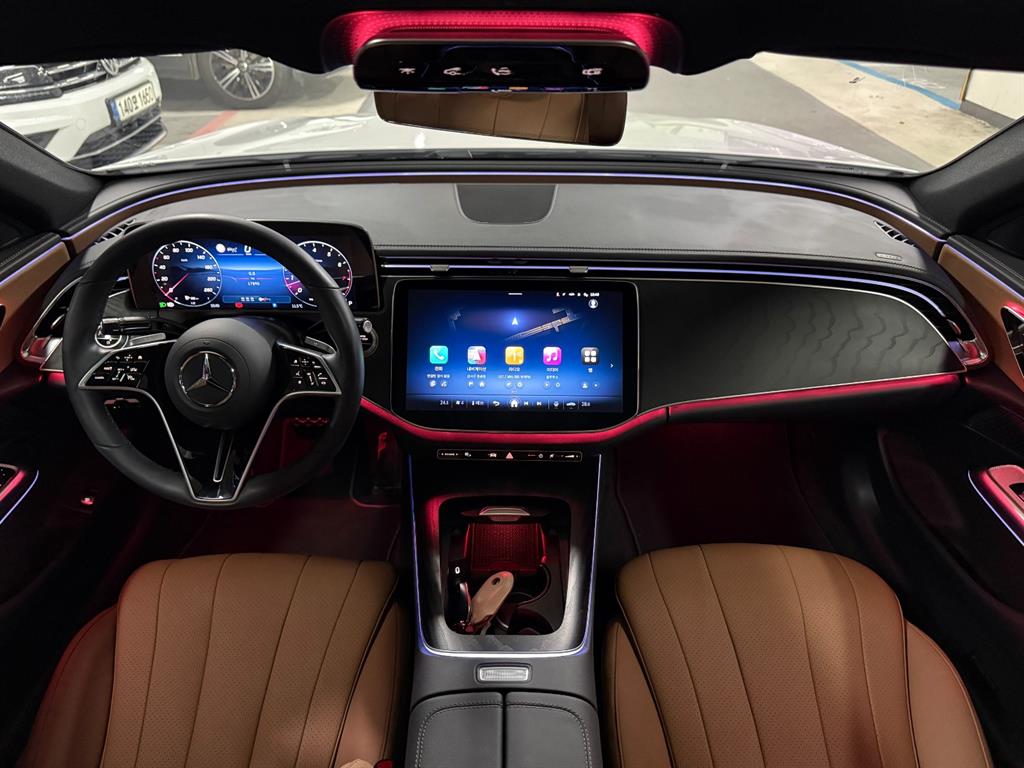 Mercedes Benz E class - Vista 12