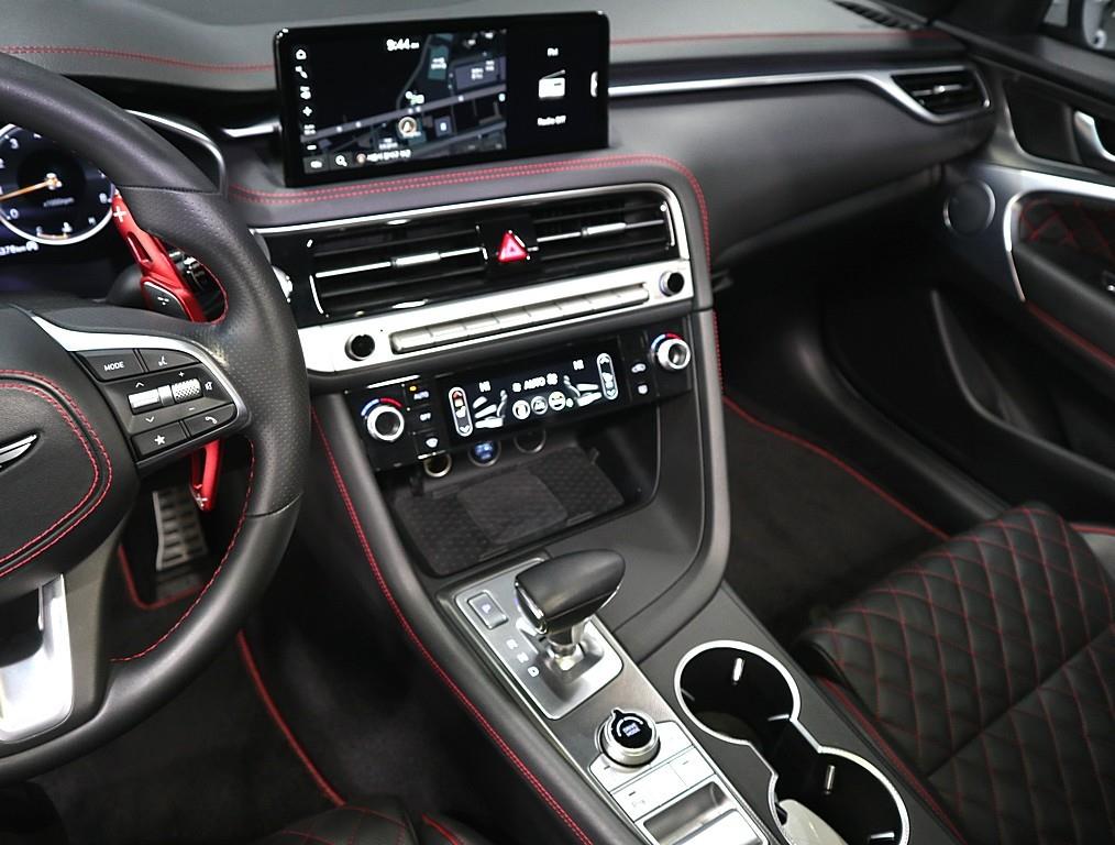 Genesis G70 - Vista 11