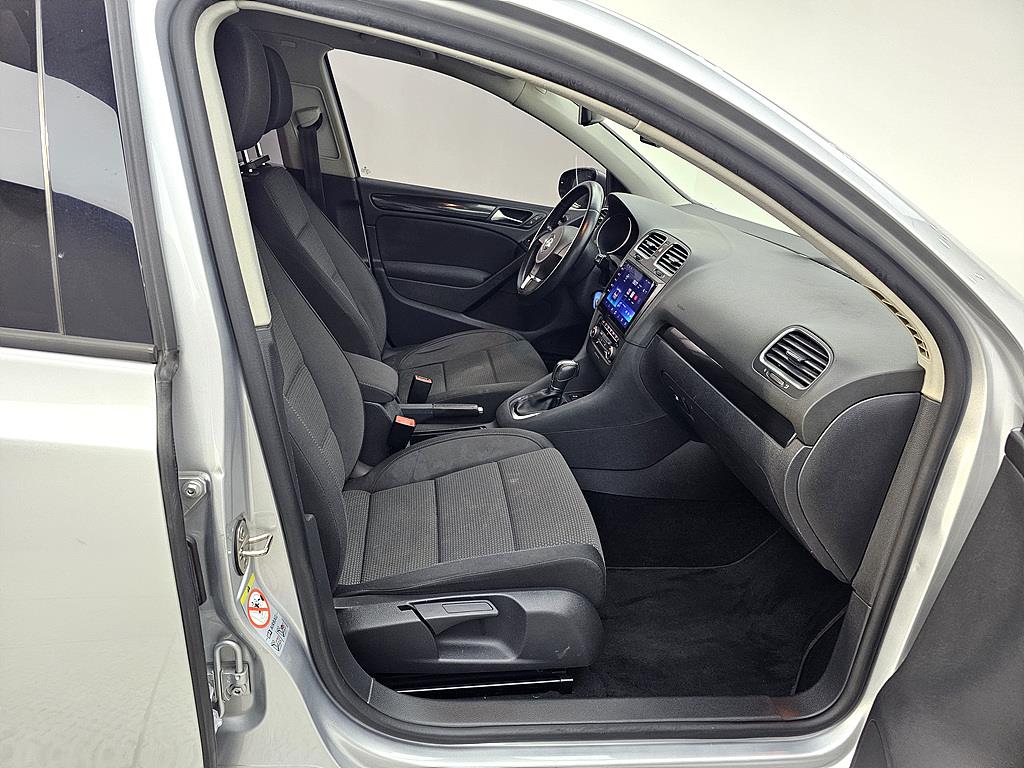 Volkswagen Golf - Vista 11