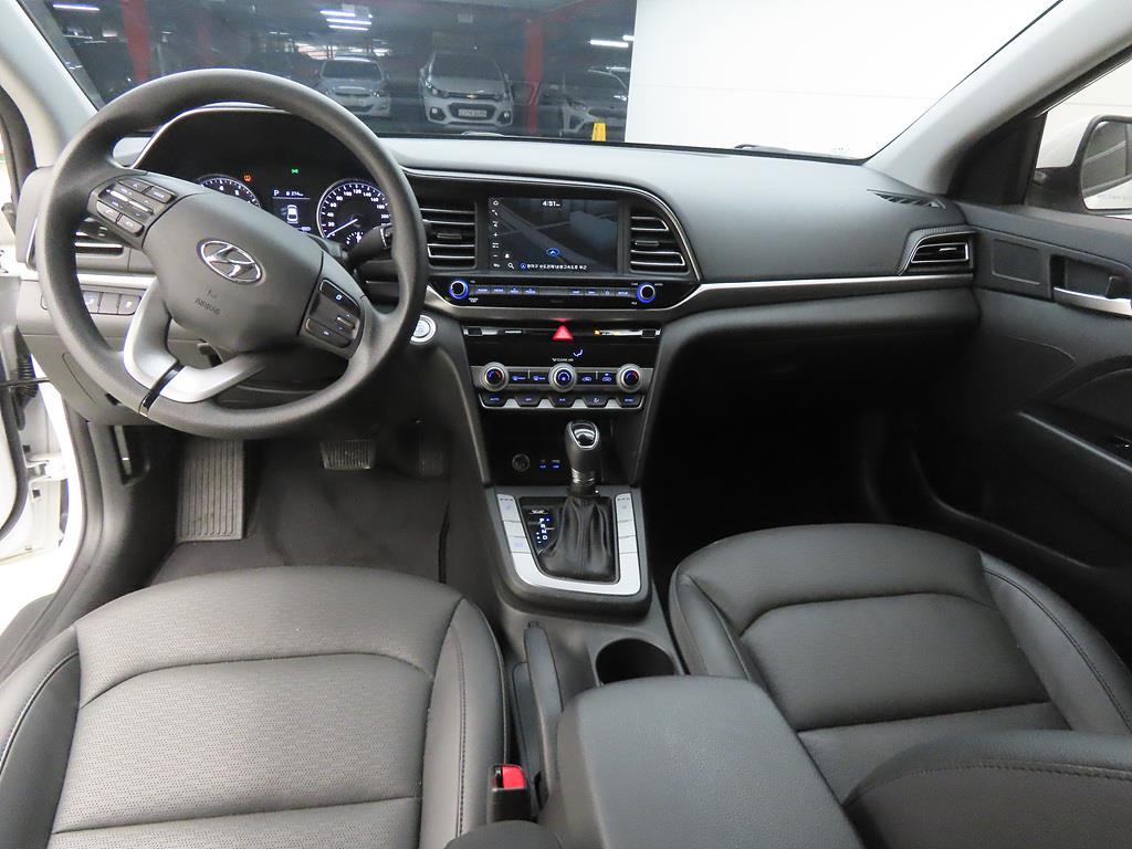 HYUNDAI Avante - Vista 7