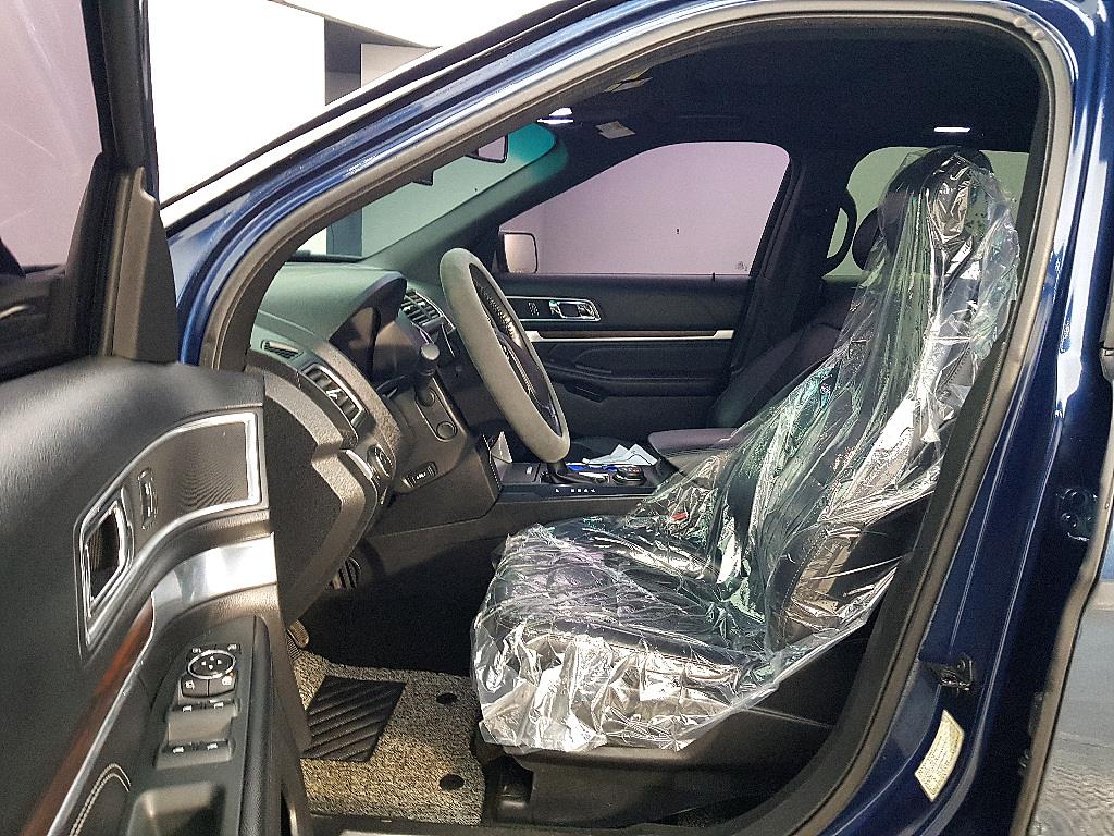 Ford Explorer - Vista 8