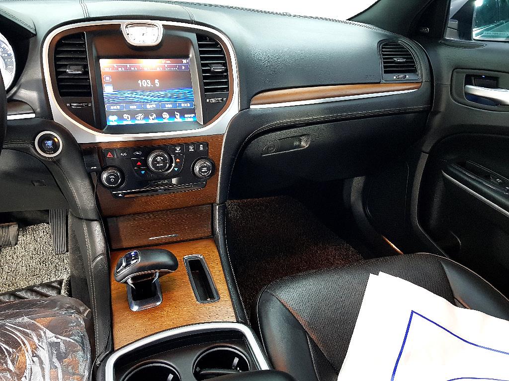 Chrysler 300C - Vista 10