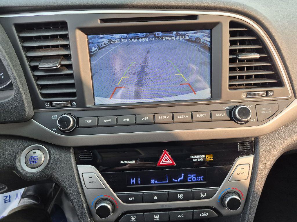 HYUNDAI Avante 2018 Blanco - Importación desde Corea - HF Imports Iquique - Foto 13