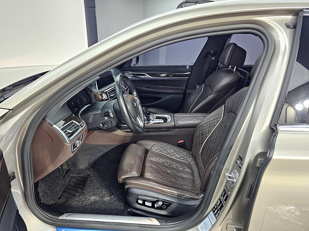 BMW 7 Series - Vista 8