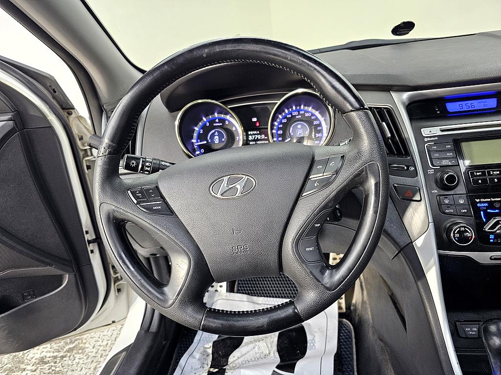 HYUNDAI Sonata - Vista 12