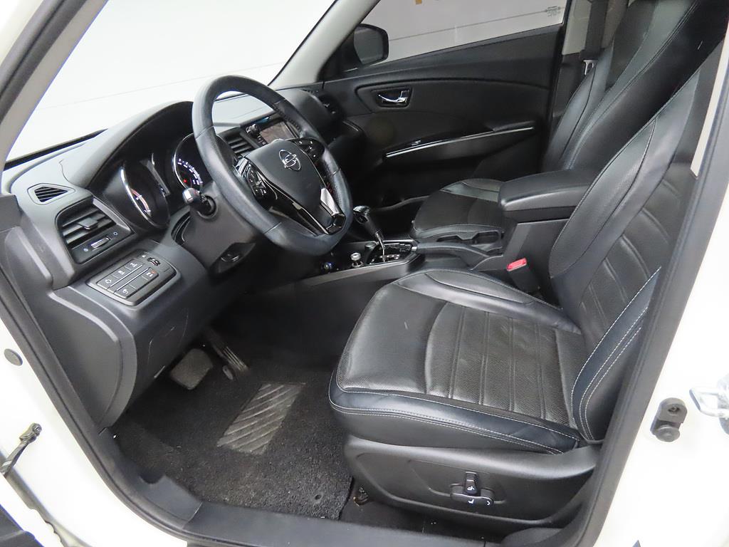 Ssangyong Tivoli - Vista 6