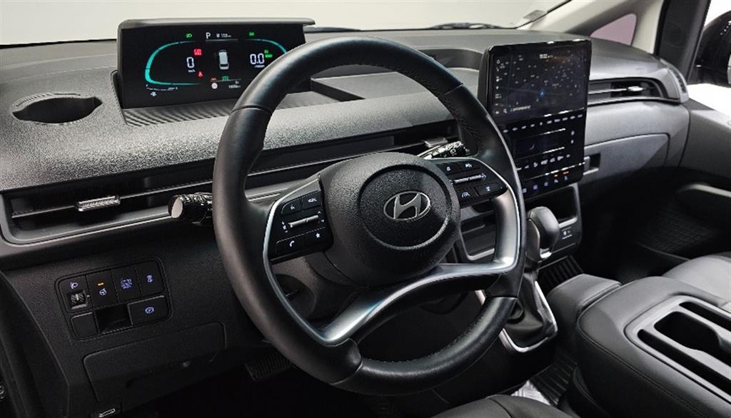 HYUNDAI Staria - Vista 12