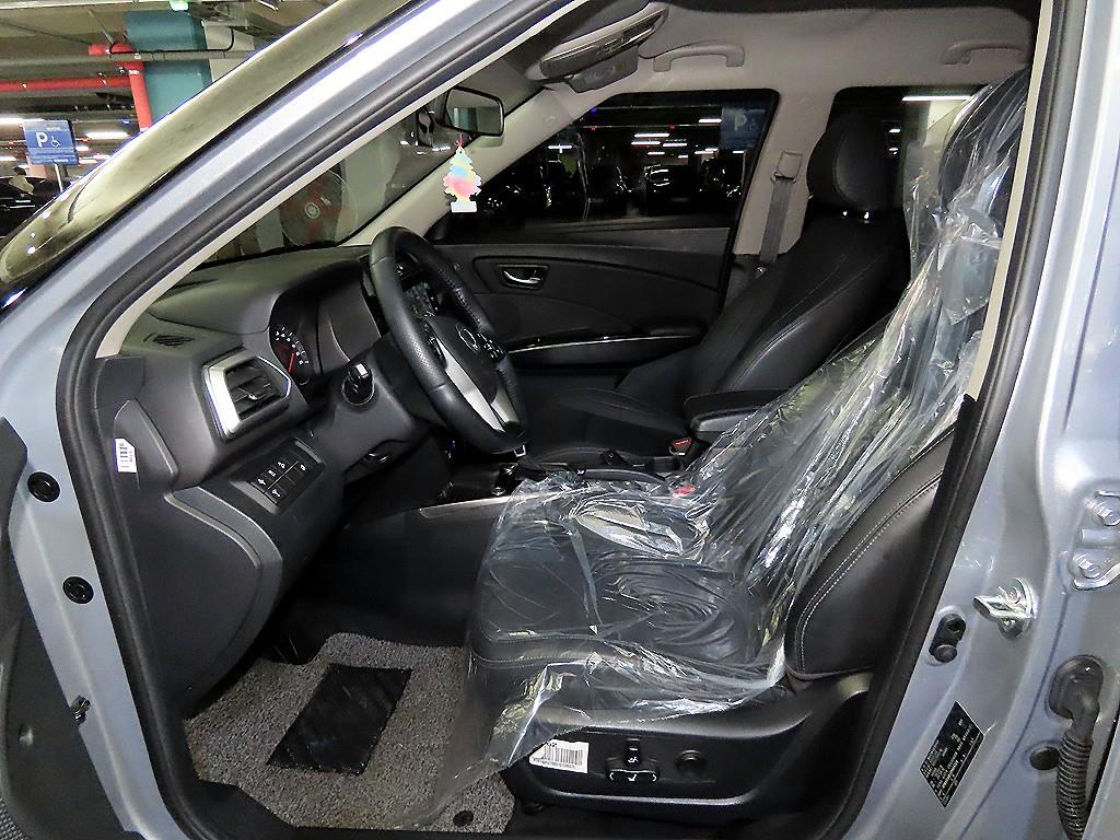 Ssangyong Tivoli - Vista 6