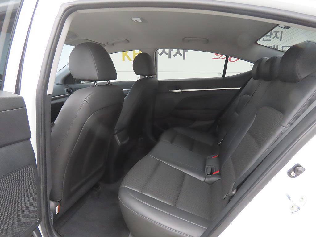 HYUNDAI Avante - Vista 6