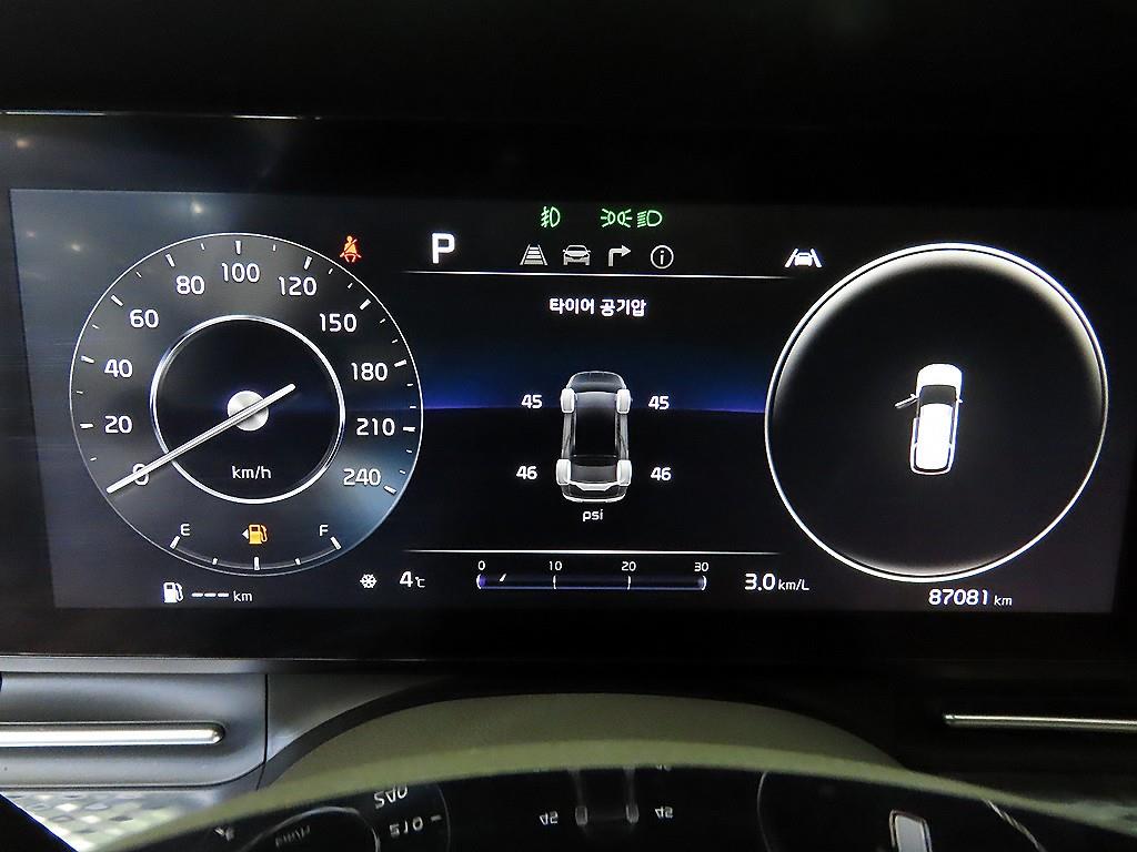 KIA Carnival - Vista 9