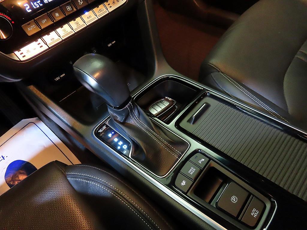 HYUNDAI Sonata - Vista 12