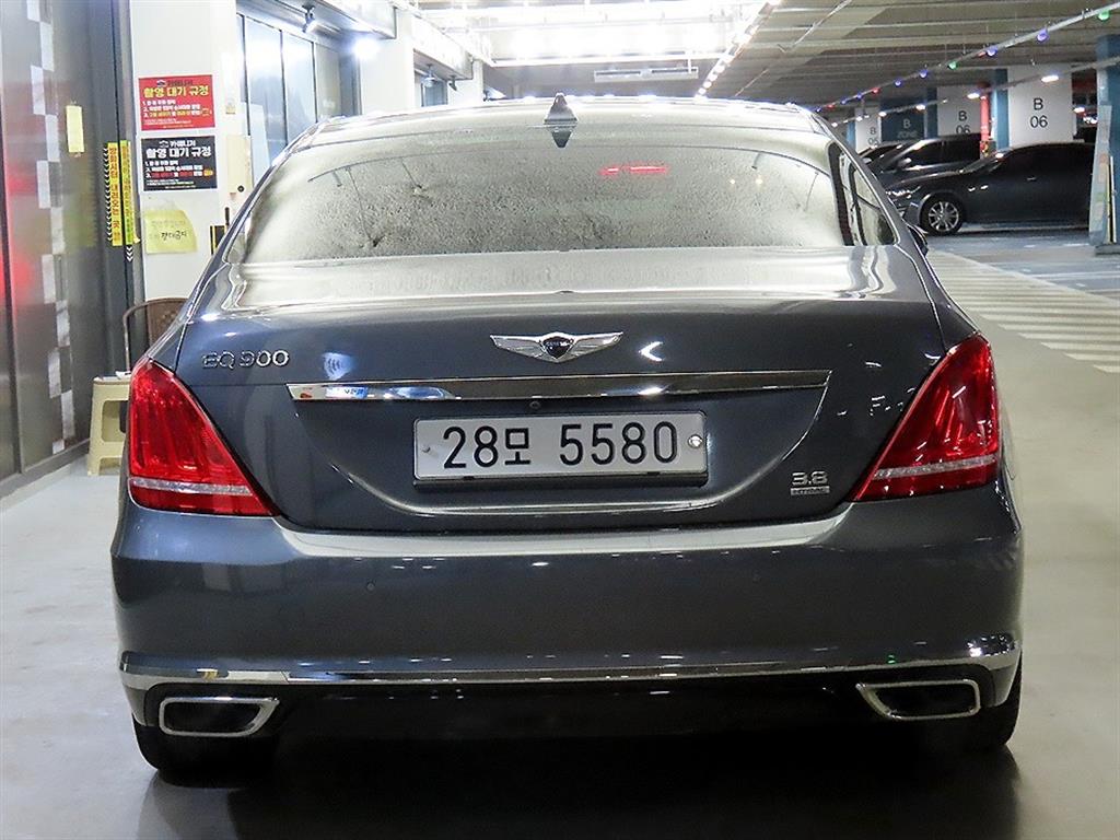 Genesis EQ900 - Vista 5