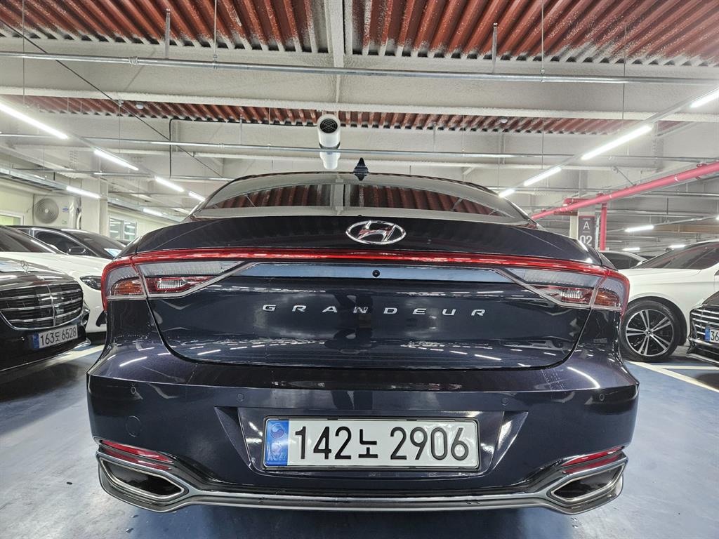 HYUNDAI Grandeur - Vista 5
