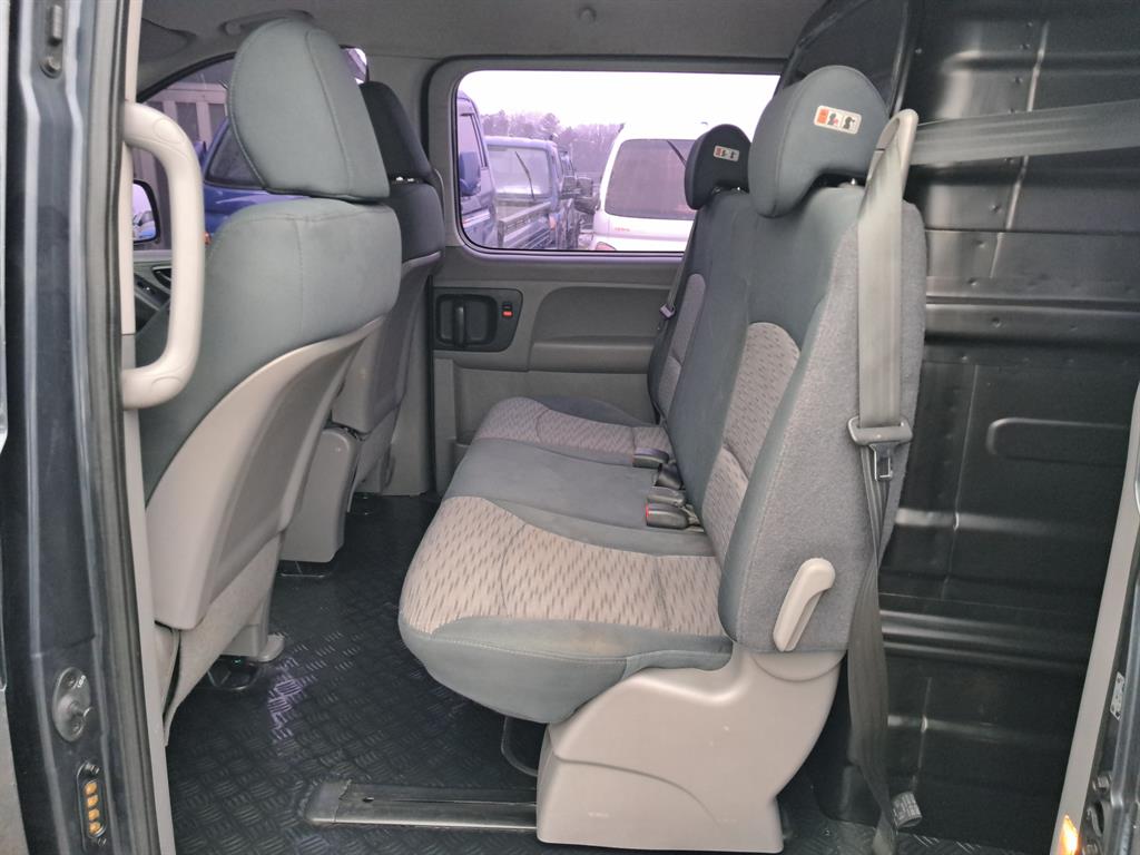 HYUNDAI Starex - Vista 12