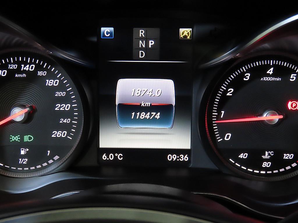 Mercedes Benz C Class - Vista 9