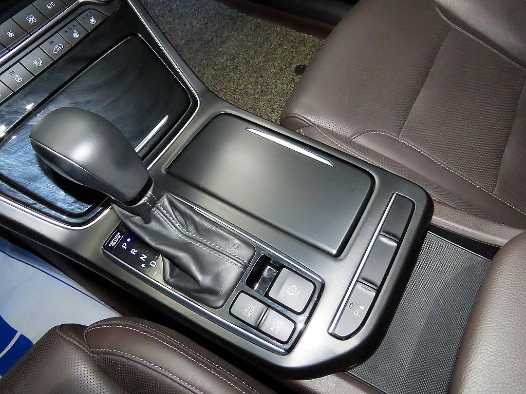 HYUNDAI Grandeur - Vista 12