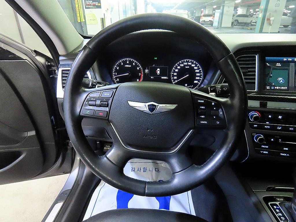 HYUNDAI Genesis - Vista 8