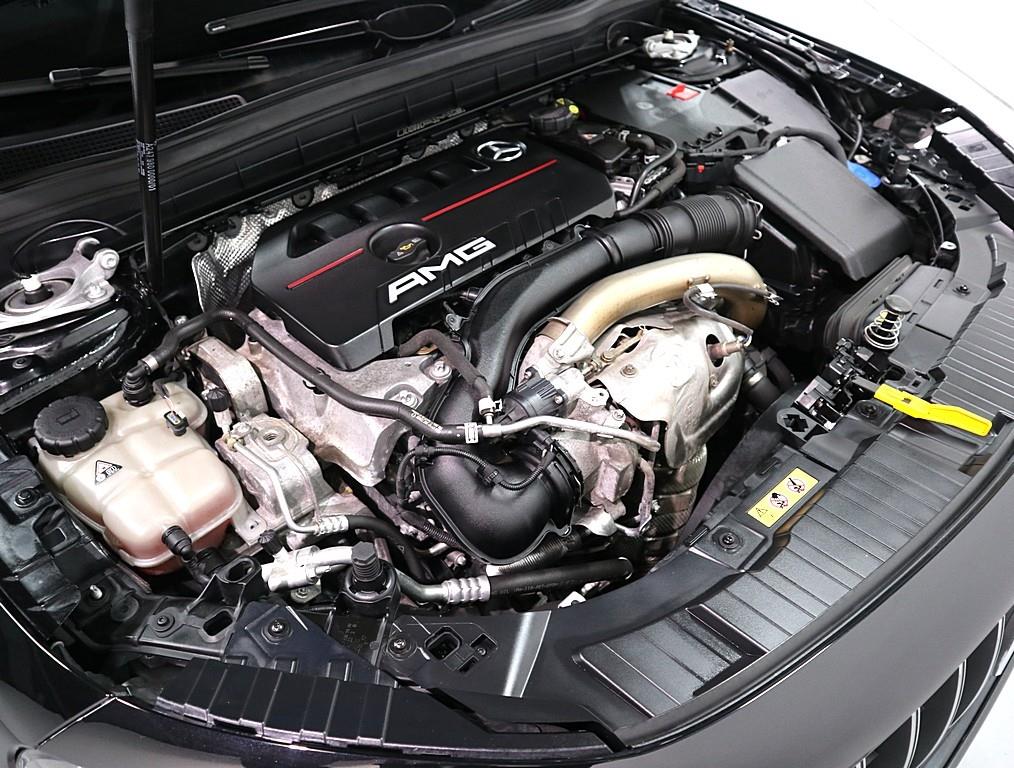 Mercedes Benz GLB Class - Vista 6