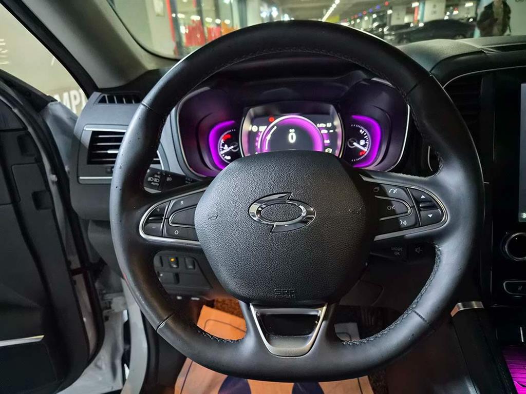 SAMSUNG QM6 - Vista 8