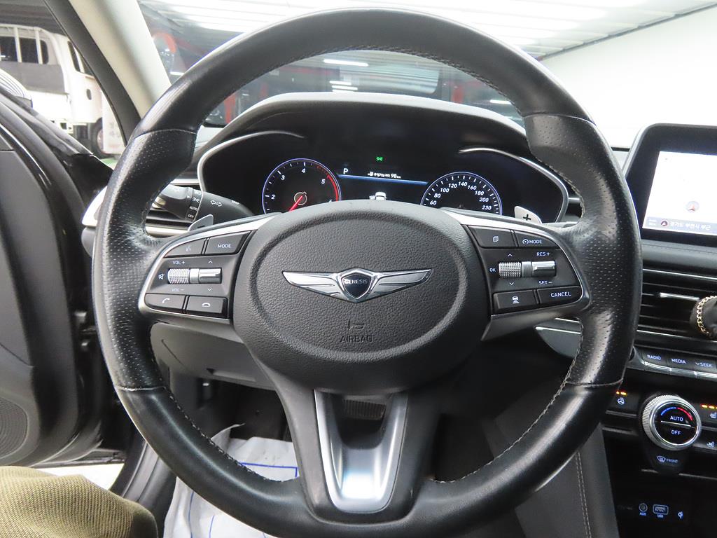 Genesis G70 - Vista 8