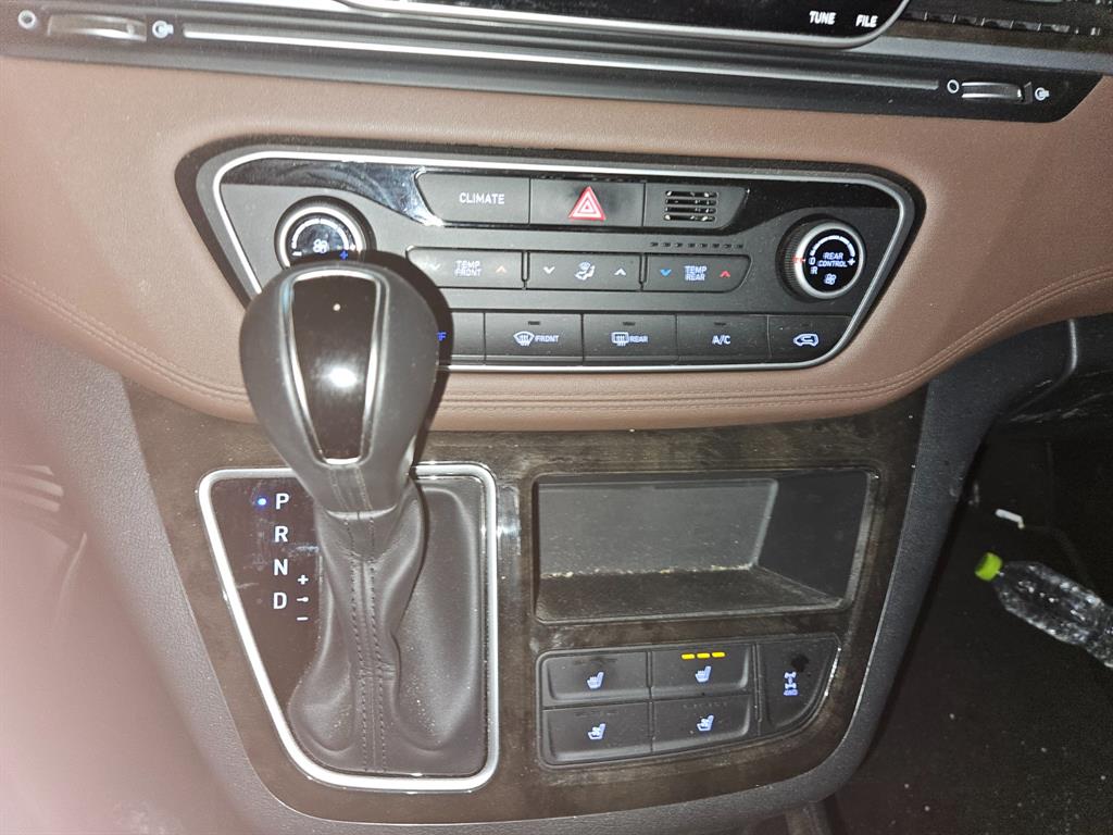 HYUNDAI Starex - Vista 12