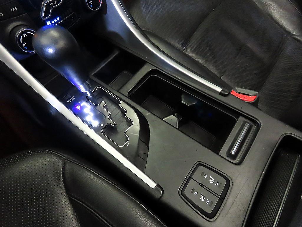 HYUNDAI Sonata - Vista 12