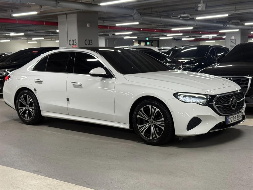 Mercedes Benz E class - Vista 6