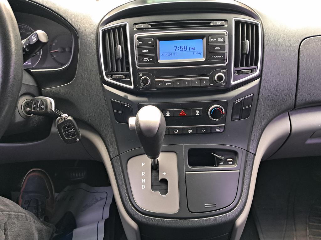 HYUNDAI Starex - Vista 10