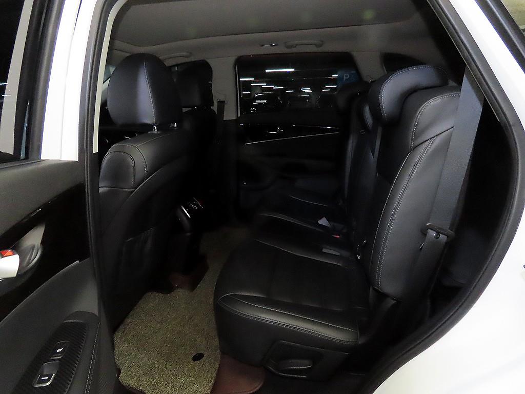 KIA Sorento - Vista 7
