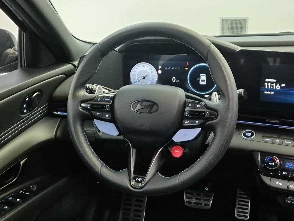 HYUNDAI Avante - Vista 9