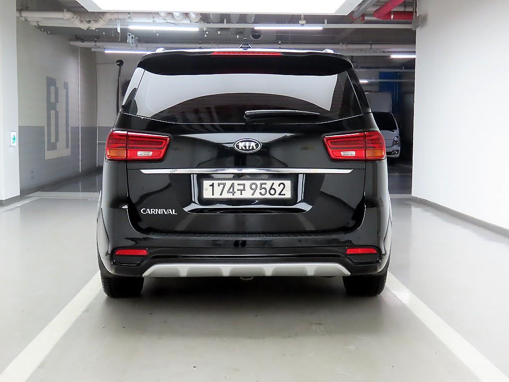 KIA Carnival - Vista 3