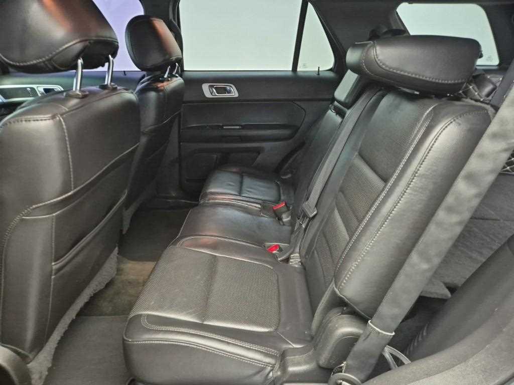 Ford Explorer - Vista 12