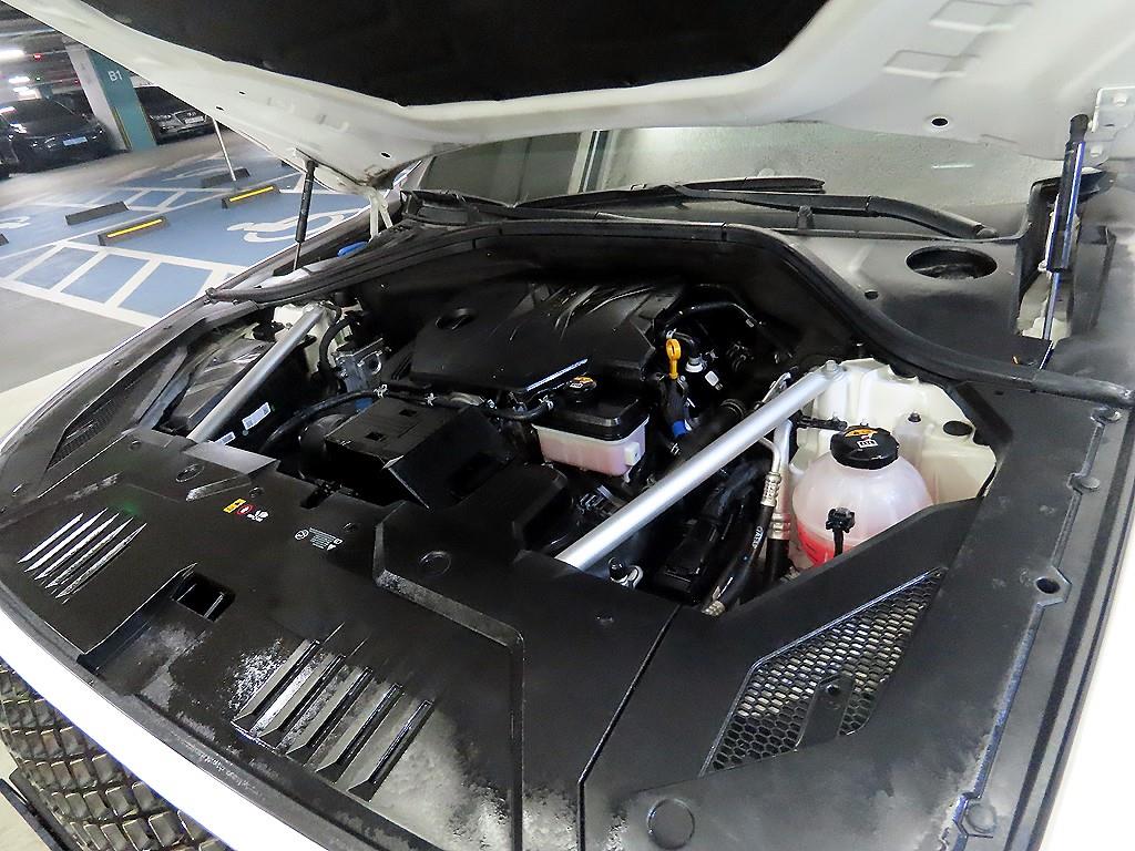 Genesis GV70 - Vista 6