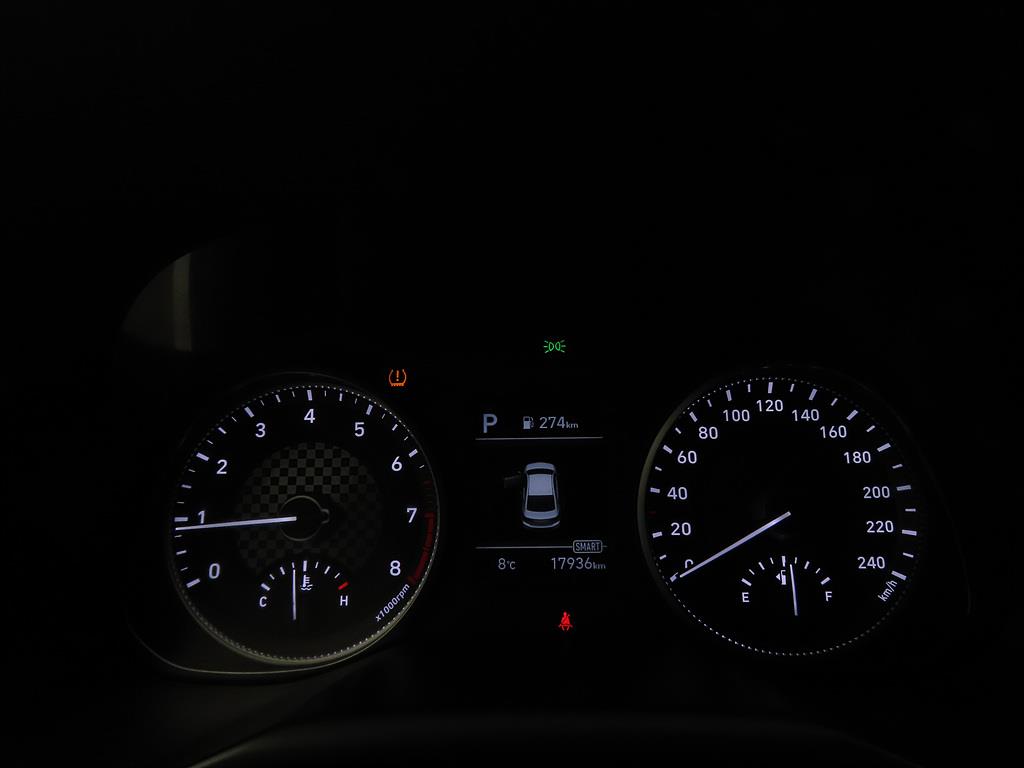 HYUNDAI Avante - Vista 9