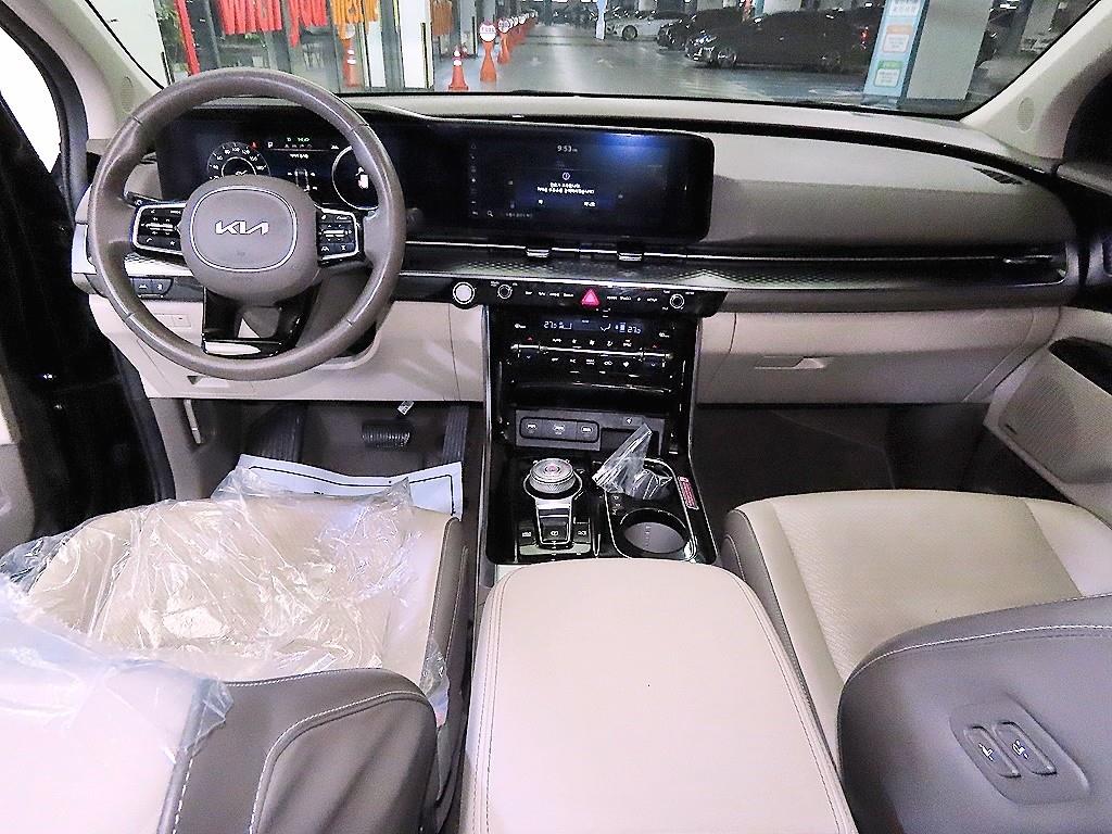 KIA Carnival - Vista 10