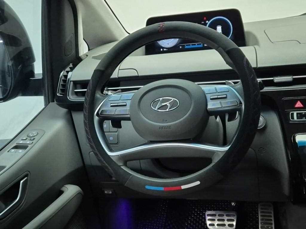 HYUNDAI Staria - Vista 9