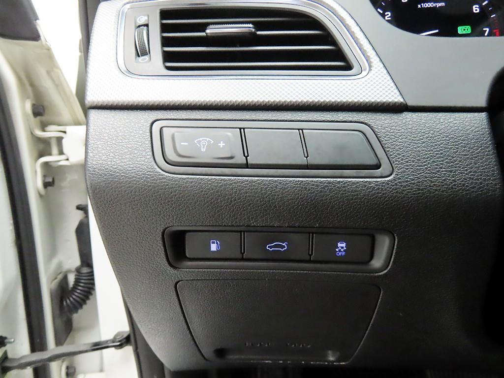 HYUNDAI Sonata - Vista 12