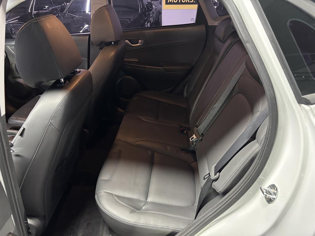 HYUNDAI Kona - Vista 10