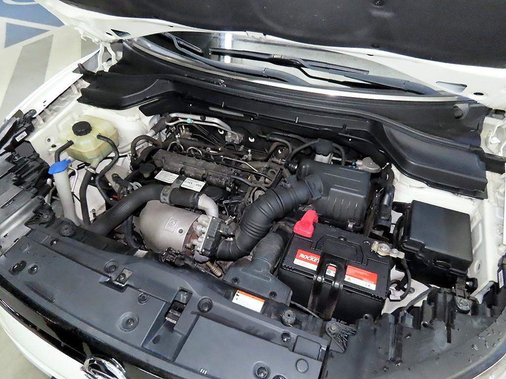 Ssangyong Tivoli 2016 Blanco - Importación desde Corea - HF Imports Iquique - Foto 19