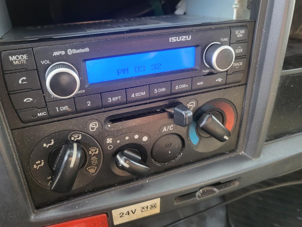 medium and large cargo truck - Vista 12