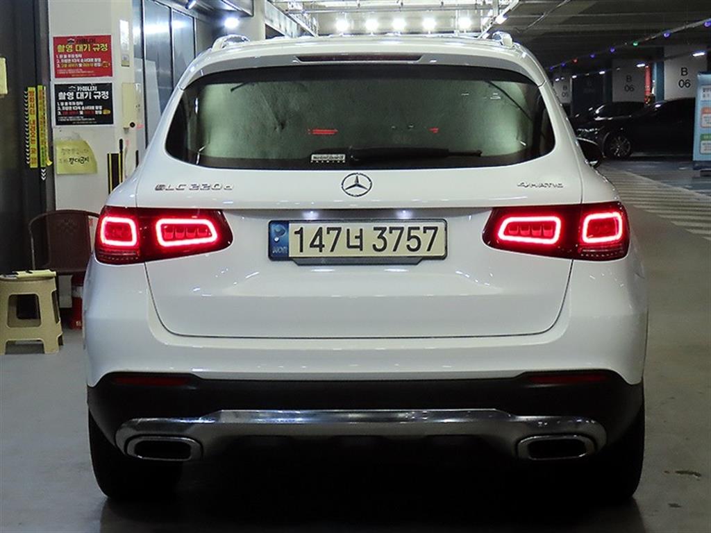 Mercedes Benz GLC Class - Vista 5