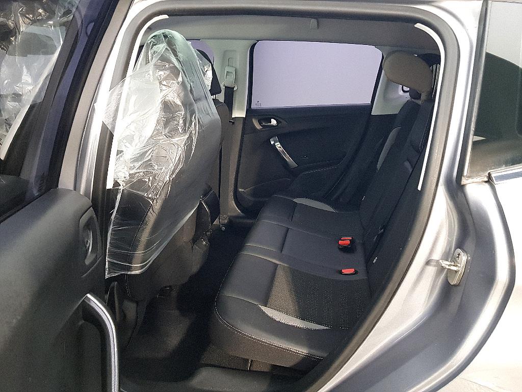 Peugeot 2008 - Vista 9