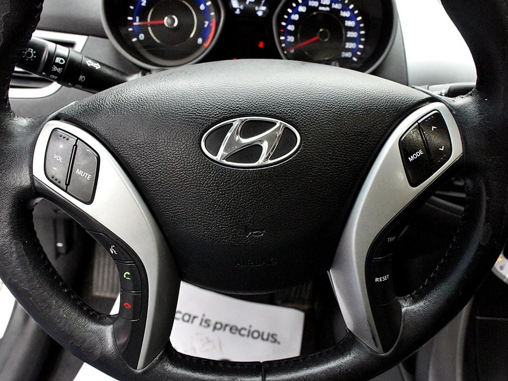 HYUNDAI Avante - Vista 11