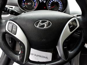 HYUNDAI Avante - Vista 12