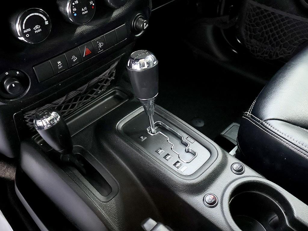 Jeep Wrangler 2017 Negro - Importación desde Corea - HF Imports Iquique - Foto 10