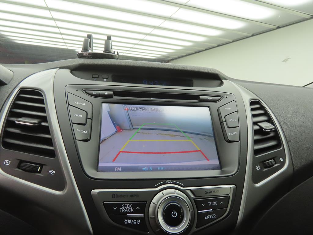 HYUNDAI Avante - Vista 12