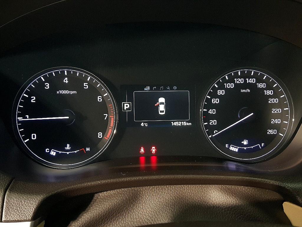 HYUNDAI Genesis - Vista 7