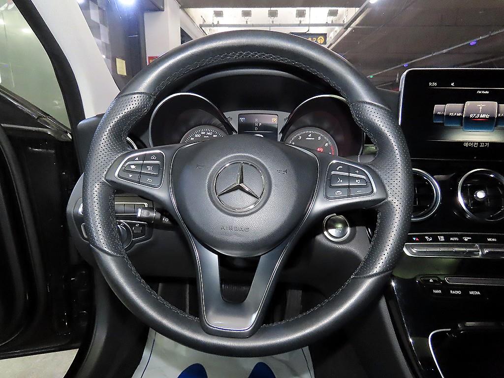 Mercedes Benz C Class - Vista 8