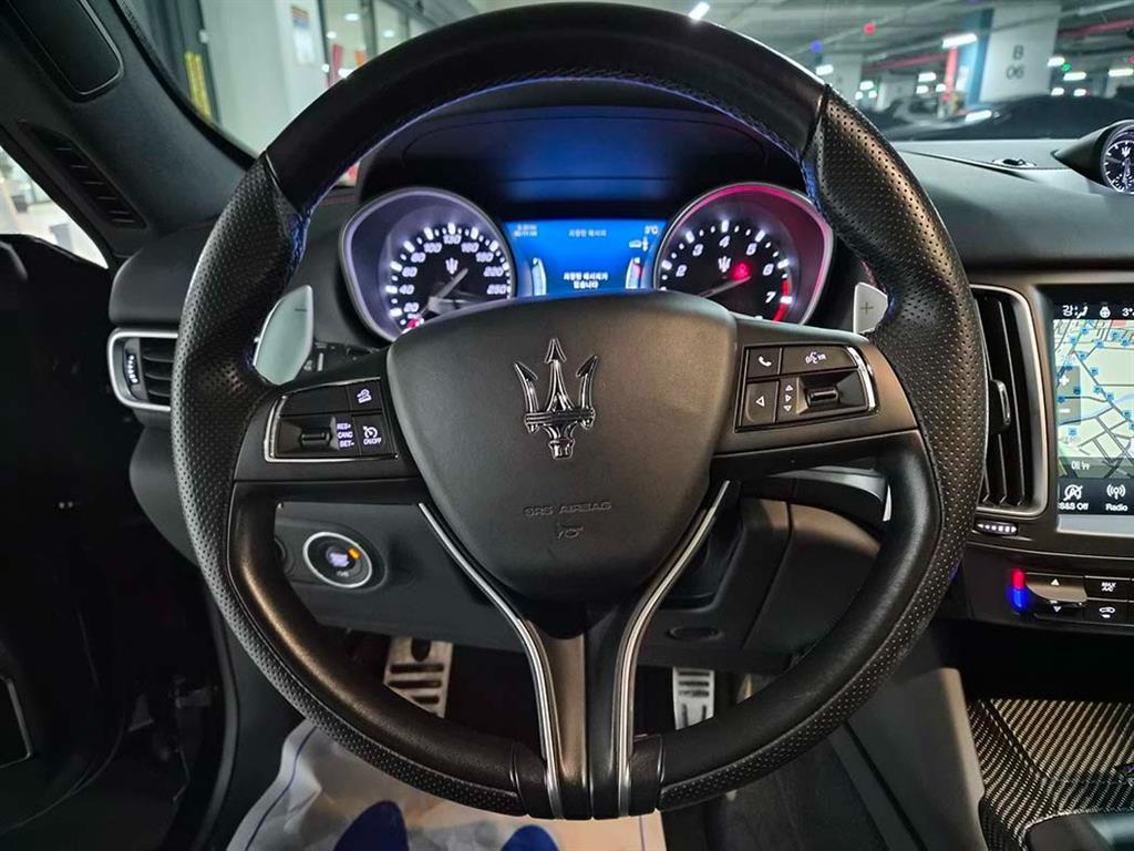 Maserati Levante - Vista 8